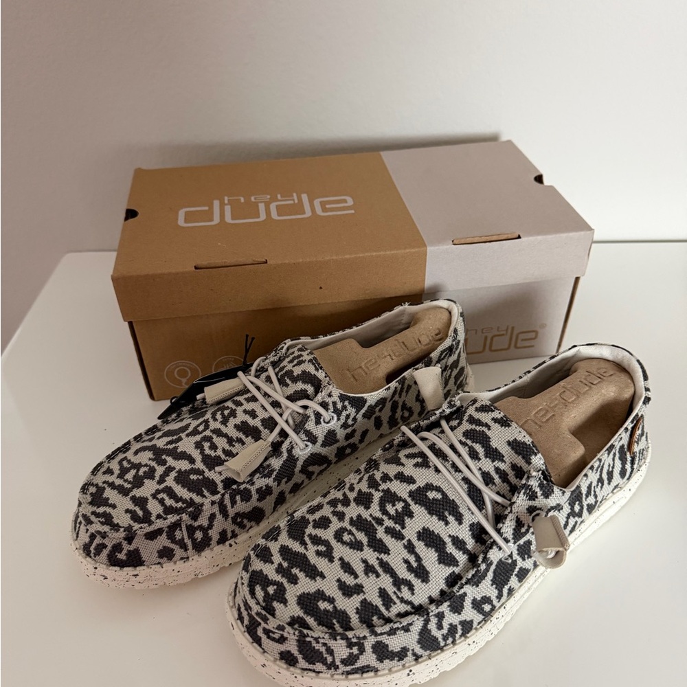 Hey Dude Wendy Cheetah Gray NWT 8